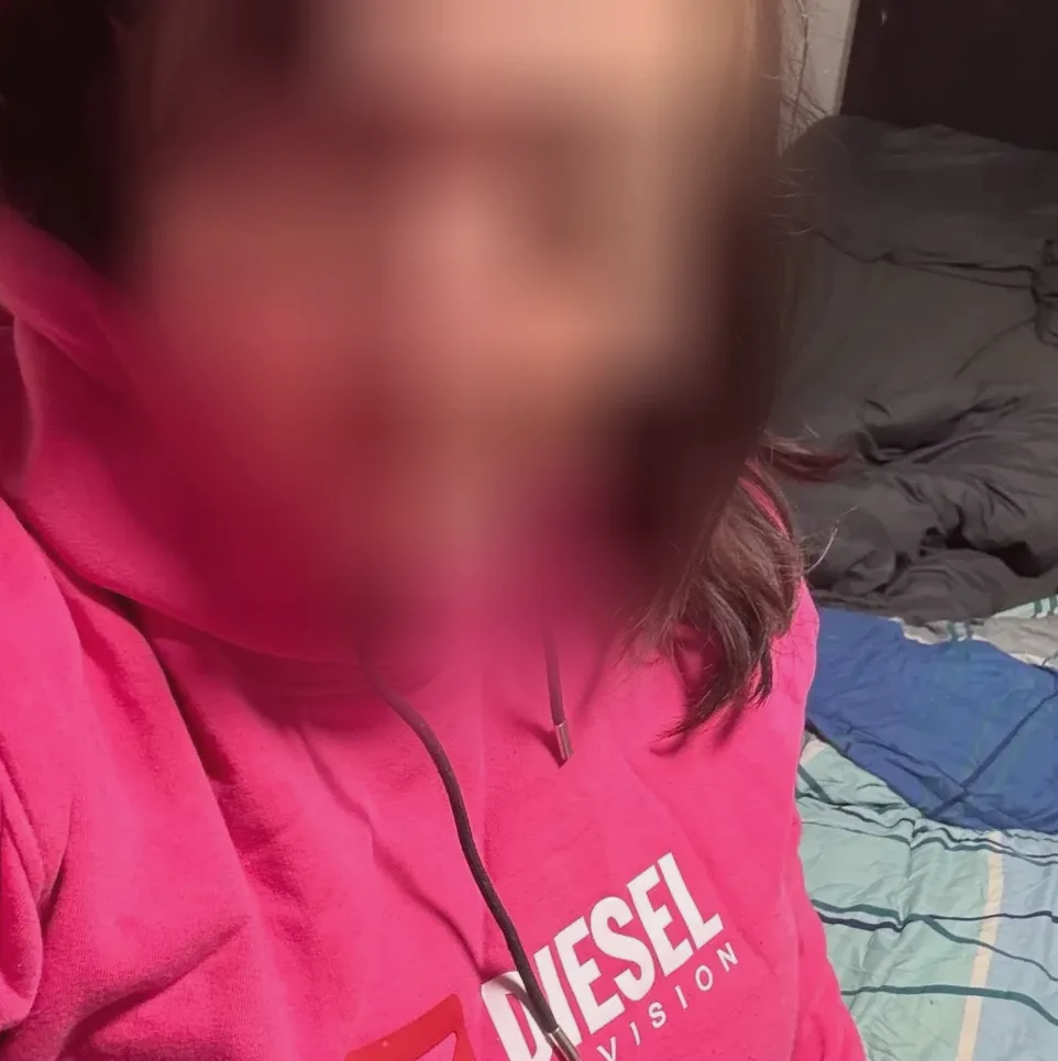 Amber, 30