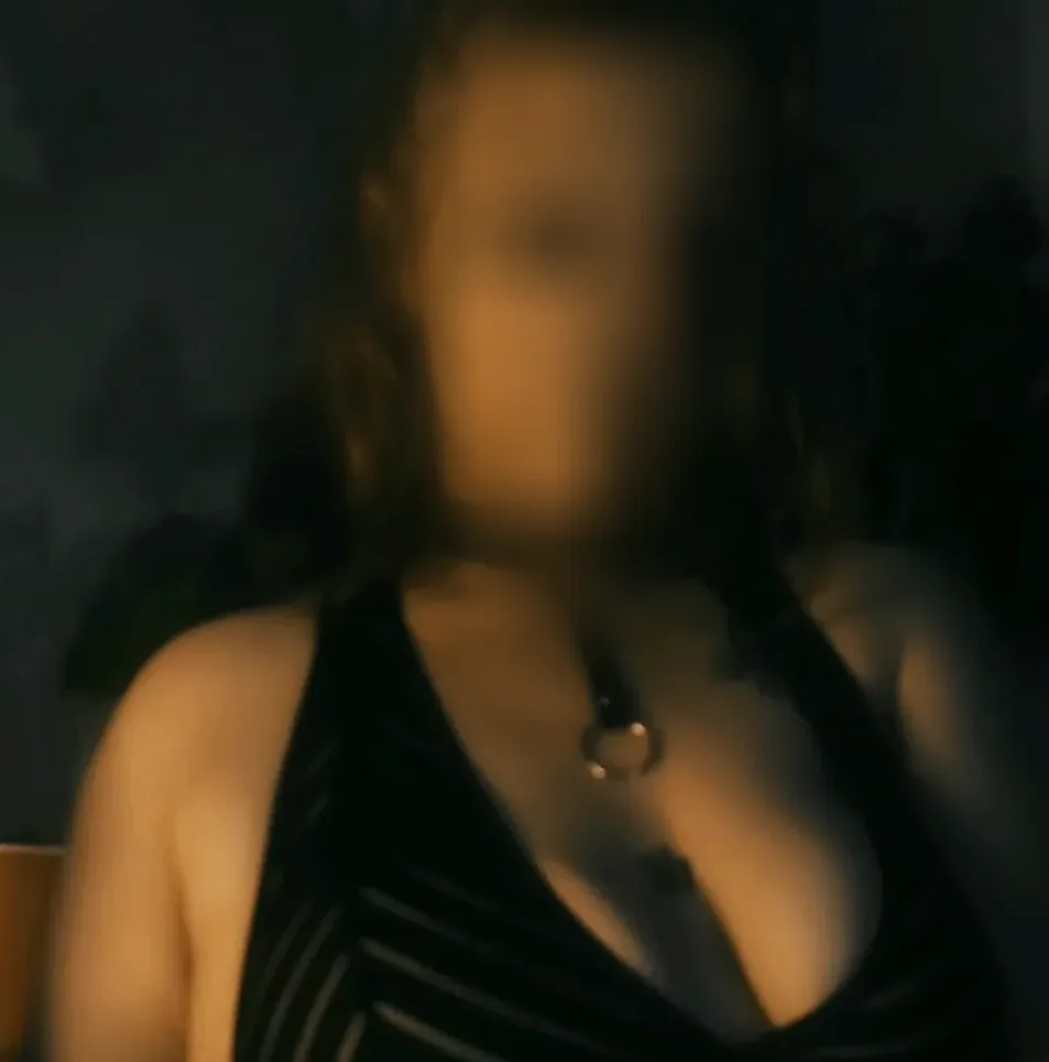 Isabella, 29