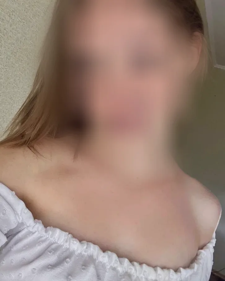 Monique, 34