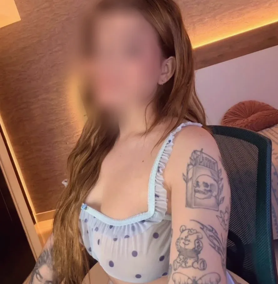 Nathalie, 21