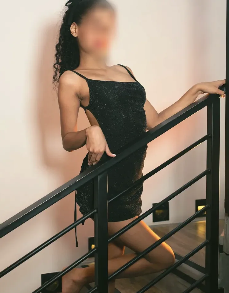 Nour, 34