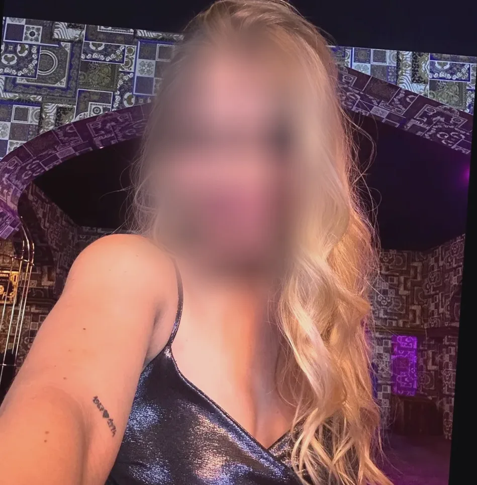 Rania, 24