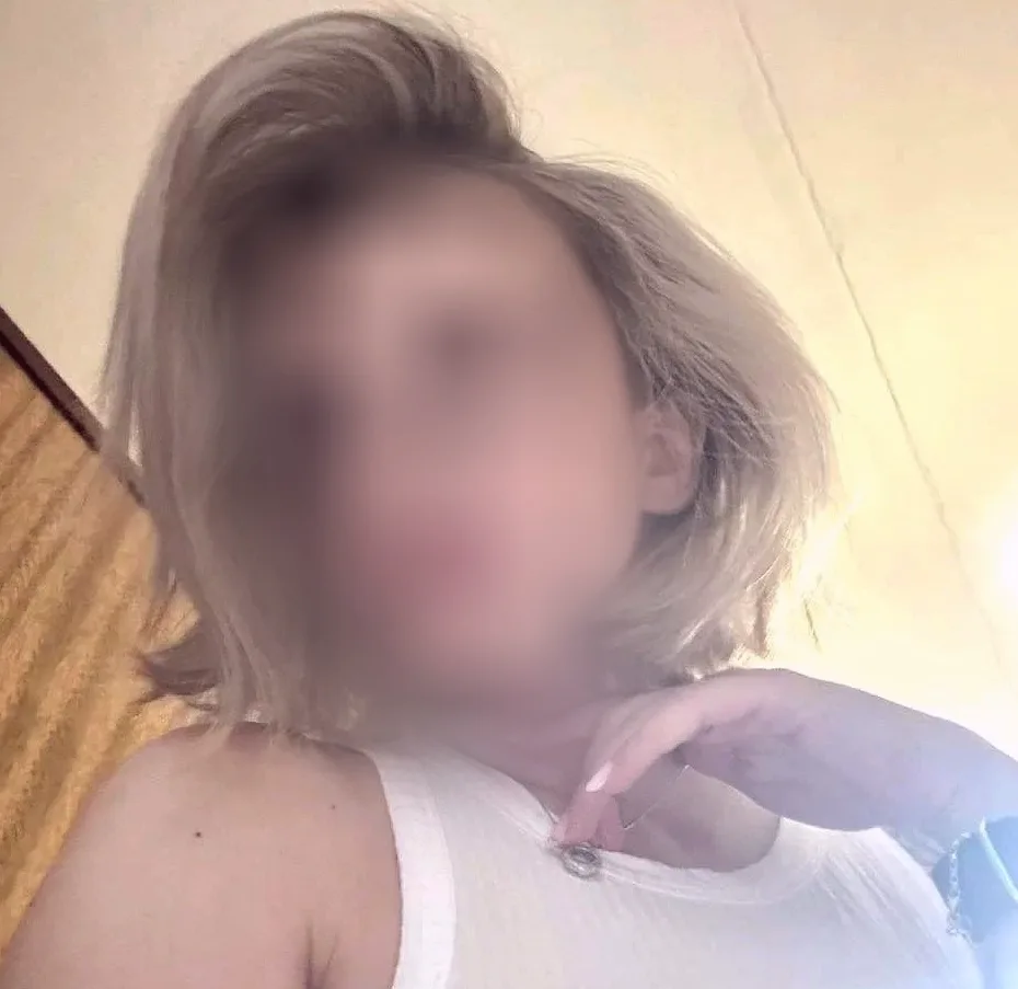 Sandra, 28