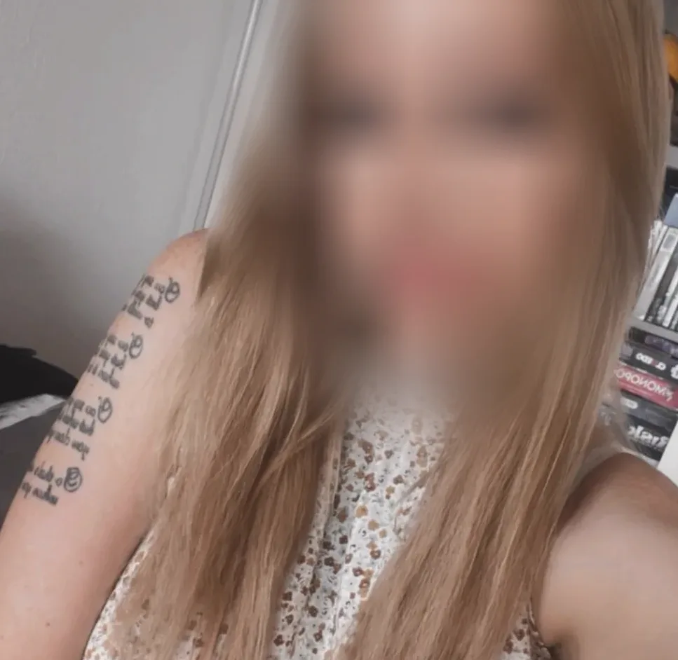 Sandra, 30